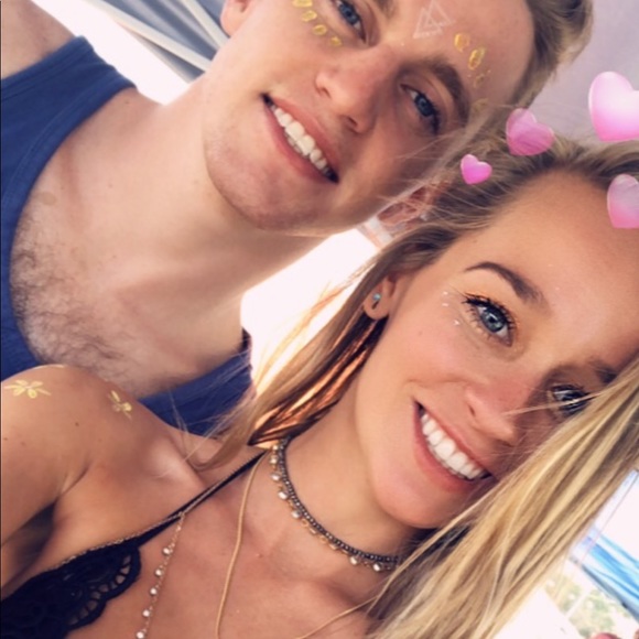 Meet your Posher, Rachel - Picture 4 of 4